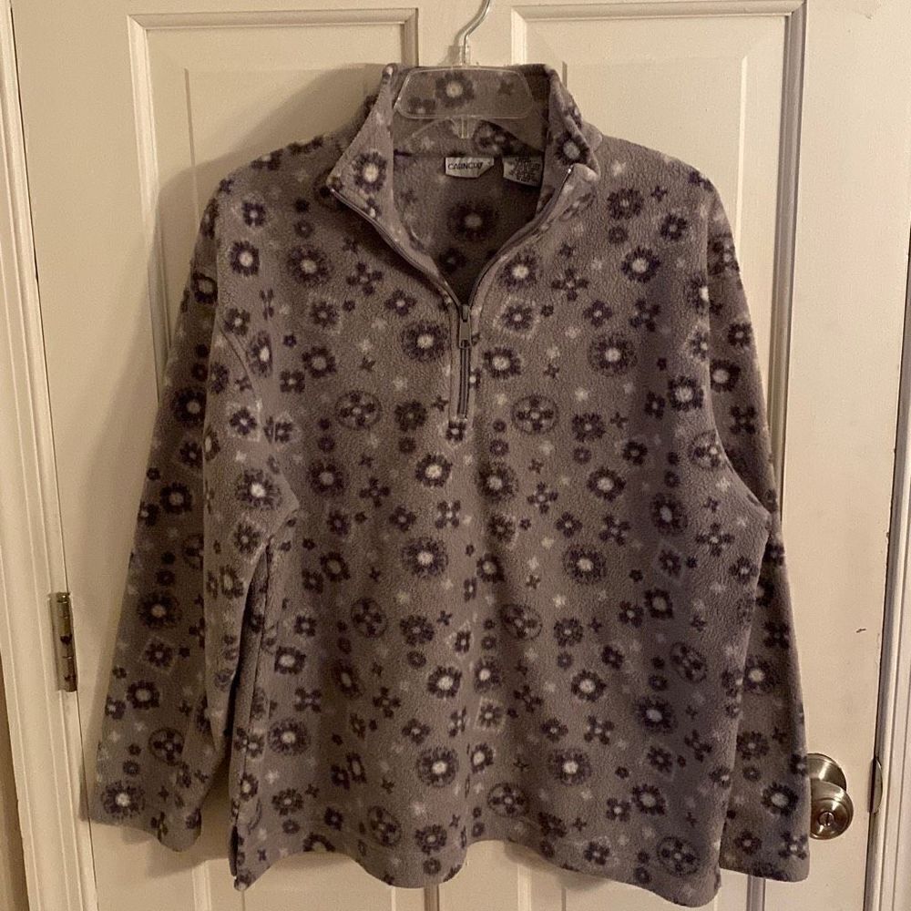 🔥3/$20🔥 Cabin Creek gray snowflake print fleece jacket size L